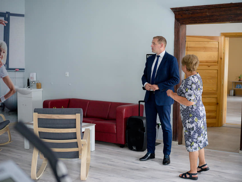 Wicemarszałek Łukasz Porycki podczas otwarcia Centrum Aktywności Społecznej w Strzelcach Krajeńskich