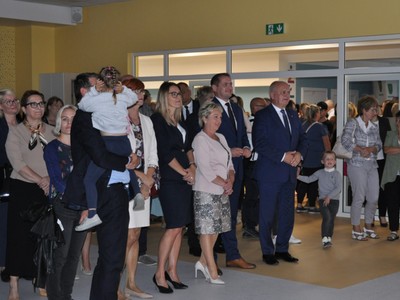 Zaproszeni goście na otwarciu przedszkola w Kłodawie