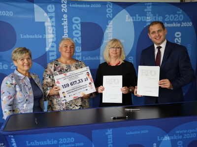 Uroczyste podpisanie umów - SP w Starych Drzewcach