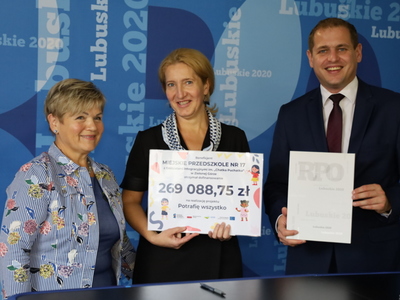 Uroczyste podpisanie umów - Przedszkole nr 8 w Zielonej Górze