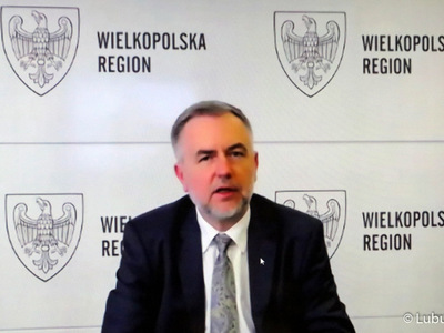 Organizatorem konferencji online było Województwo Wielkopolskie. Spotkanie otworzył marszałek wielkopolski Marek Woźniak.

