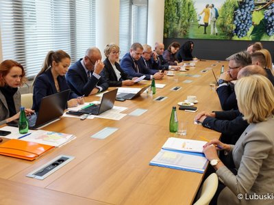 spotkanie zarządu województwa z przedstawicielami MOF-ów