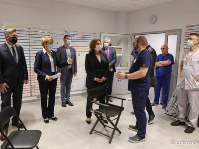 lekarze szpitala tymczasowego