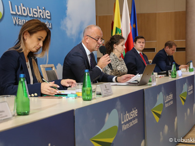 W środę (13 października br.) w Urzędzie Marszałkowskim w Zielonej Górze odbyło się XVI posiedzenie Komitetu Monitorującego RPO - Lubuskie 2020. Obradom przewodniczył członek zarządu Marcin Jabłoński.