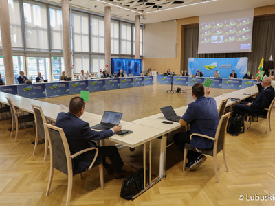 W środę (13 października br.) w Urzędzie Marszałkowskim w Zielonej Górze odbyło się XVI posiedzenie Komitetu Monitorującego RPO - Lubuskie 2020. Obradom przewodniczył członek zarządu Marcin Jabłoński.

