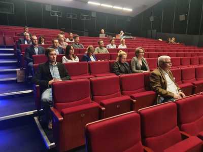 Uczestnicy spotkania konsultacyjnego projektu programu Fundusze Europejskie Województwa Lubuskiego 2021-2027 w Świebodzińskim Domu Kultury
