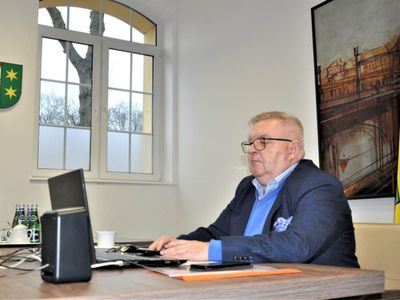W piątkowej wideokonferencji na temat „Partnerstwo w czasie koronakryzysu – rezyliencja kryzysowa w transgranicznym polsko-niemieckim obszarze powiązań” wzięli udział m.in. Minister Finansów i Europy Landu Brandenburgia Katrin Lange i członek Zarządu Województwa Lubuskiego Tadeusz Jędrzejczak.