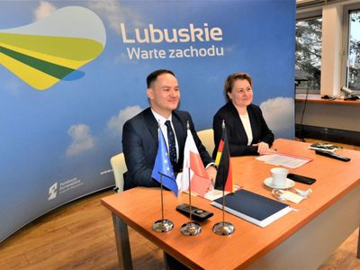 Biuro Współpracy Zagranicznej w Urzędzie Marszałkowskim Województwa Lubuskiego zaoferowało pomoc w przekazie informacyjnym strony niemieckiej dotyczącym aktualnych obostrzeń, warunków przekraczania granicy oraz możliwości korzystania z transportu na terenie Niemiec. 