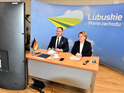 Biuro Współpracy Zagranicznej w Urzędzie Marszałkowskim Województwa Lubuskiego zaoferowało pomoc w przekazie informacyjnym strony niemieckiej dotyczącym aktualnych obostrzeń, warunków przekraczania granicy oraz możliwości korzystania z transportu na terenie Niemiec. 