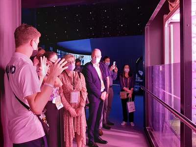Lubuska delegacja misji gospodarczej podczas zwiedzania najbardziej zaawansowanych technologicznie pawilonów EXPO 2020 w Dubaju