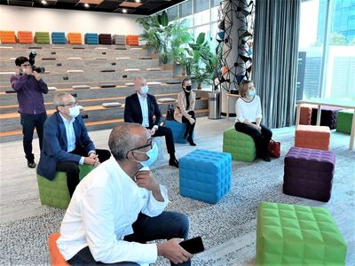 Pod koniec swojej misji gospodarczej na światowej wystawie EXPO 2020 w Dubaju przedstawiciele Lubuskiego dowiedzieli się, na czym polega fenomen strefy wolnocłowej Dubai Silicon Oasis. 