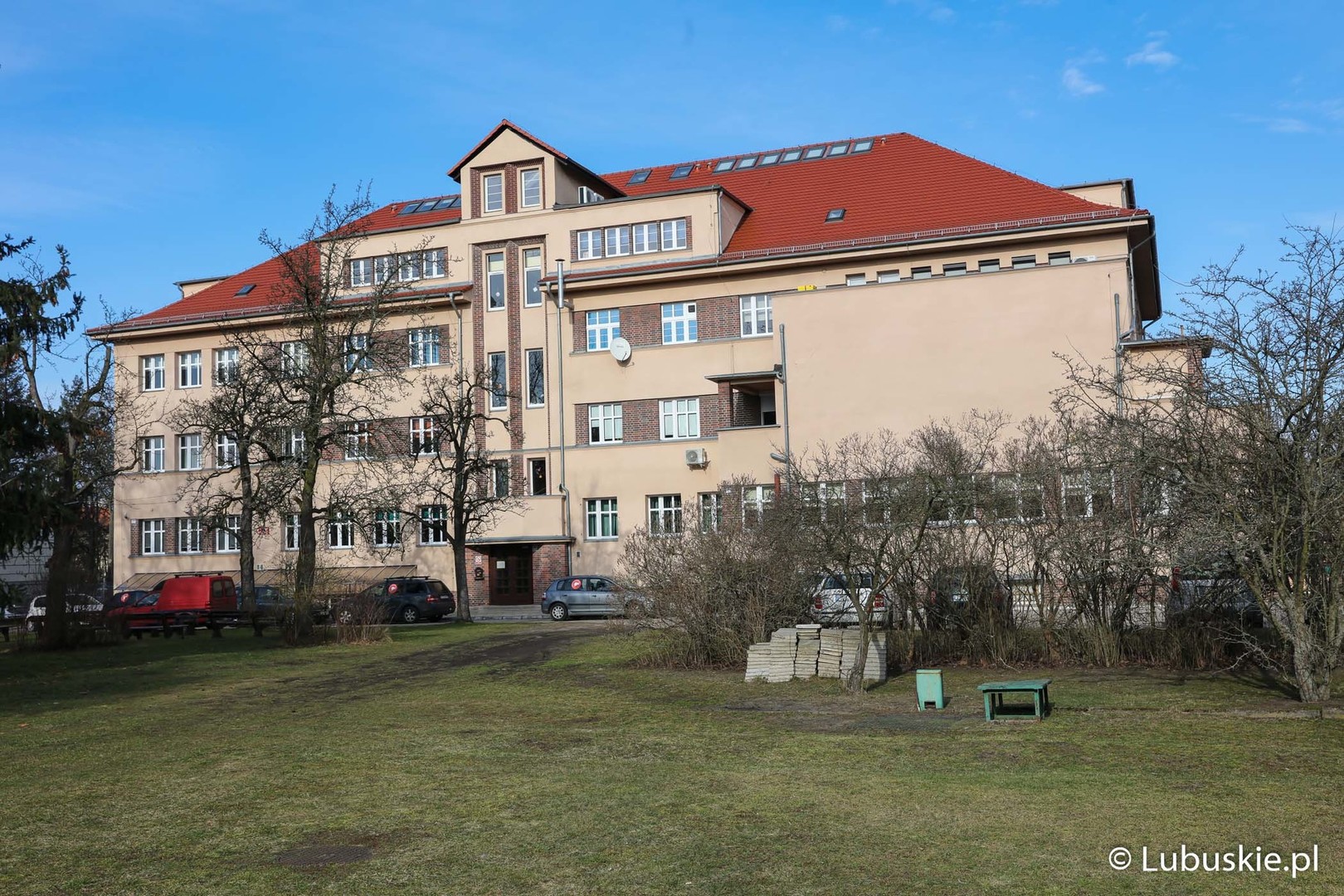 Budynek szkoły 