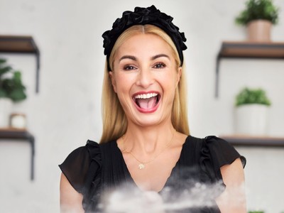 Joanna Brodzik o tytule swojego literacko-kulinarnego debiutu „Umami. Opowieści i przepisy” (Wydawnictwo Znak) pisze tak: „Piąty po: słodkim, słonym, kwaśnym, gorzkim - smak rozpoznany jako „Pyszny”. „Umami” czyli najsmaczliwiej na świecie!