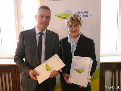 marszałek Elżbieta Anna Polak i dyrektor Tomasz Kowalski