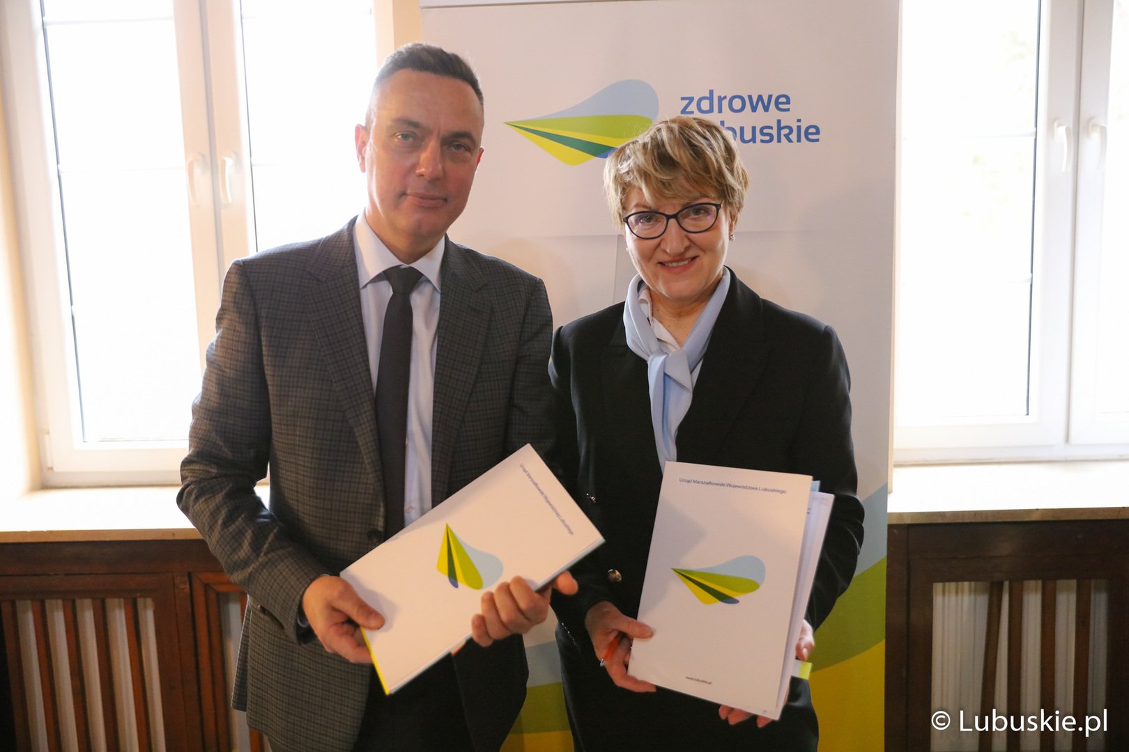 marszałek Elżbieta Anna Polak i dyrektor Tomasz Kowalski 