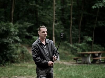 Na planie teledysku do utworu „Chmurka” z płyty Baru Rajzy „Przełom” (premiera: 7 kwietnia 2022 r.) 