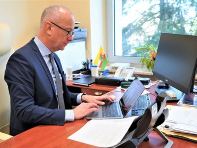 W czwartek, 24 lutego 2022 r., Członek Zarządu Województwa Lubuskiego Marcin Jabłoński wziął udział w konferencji na temat projektu RailBLu