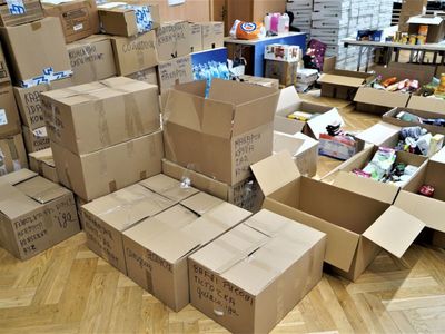 Nasze punkty zbiórki są czynne codziennie od 8.00 do 18.00: w Zielonej Górze - Sala Kolumnowa Urzędu Marszałkowskiego przy ul. Podgórnej 7 (dojazd pod wejście od strony parkingu za budynkiem); w Gorzowie Wlkp. - biuro zamiejscowe UMWL przy ul. Mościckiego 6. 