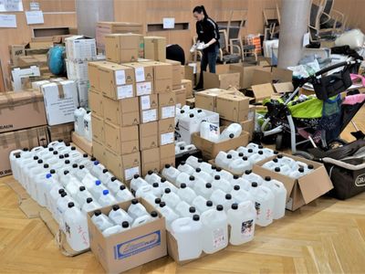 Nasze punkty zbiórki są czynne codziennie od 8.00 do 18.00: w Zielonej Górze - Sala Kolumnowa Urzędu Marszałkowskiego przy ul. Podgórnej 7 (dojazd pod wejście od strony parkingu za budynkiem); w Gorzowie Wlkp. - biuro zamiejscowe UMWL przy ul. Mościckiego 6.