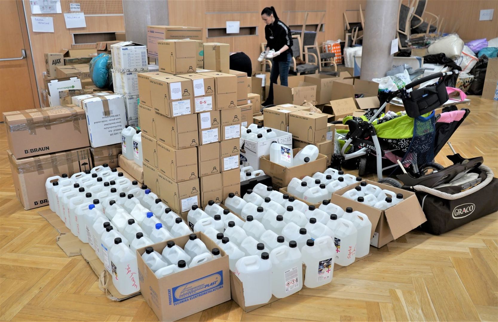 Nasze punkty zbiórki są czynne codziennie od 8.00 do 18.00: w Zielonej Górze - Sala Kolumnowa Urzędu Marszałkowskiego przy ul. Podgórnej 7 (dojazd pod wejście od strony parkingu za budynkiem); w Gorzowie Wlkp. - biuro zamiejscowe UMWL przy ul. Mościckiego 6. 