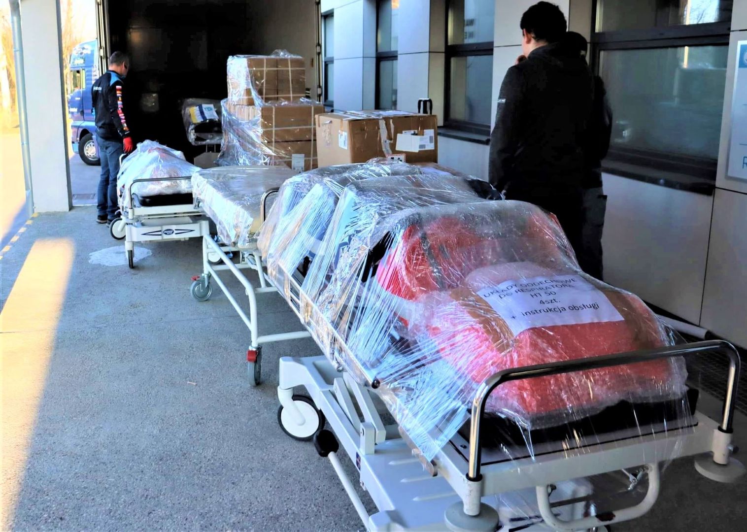 Sprzęt i środki medyczne, zakupione przez Samorząd Województwa Lubuskiego i Wielospecjalistyczny Szpital Wojewódzki w Gorzowie, zostały 3 marca 2022 r. przekazane stronie ukraińskiej 