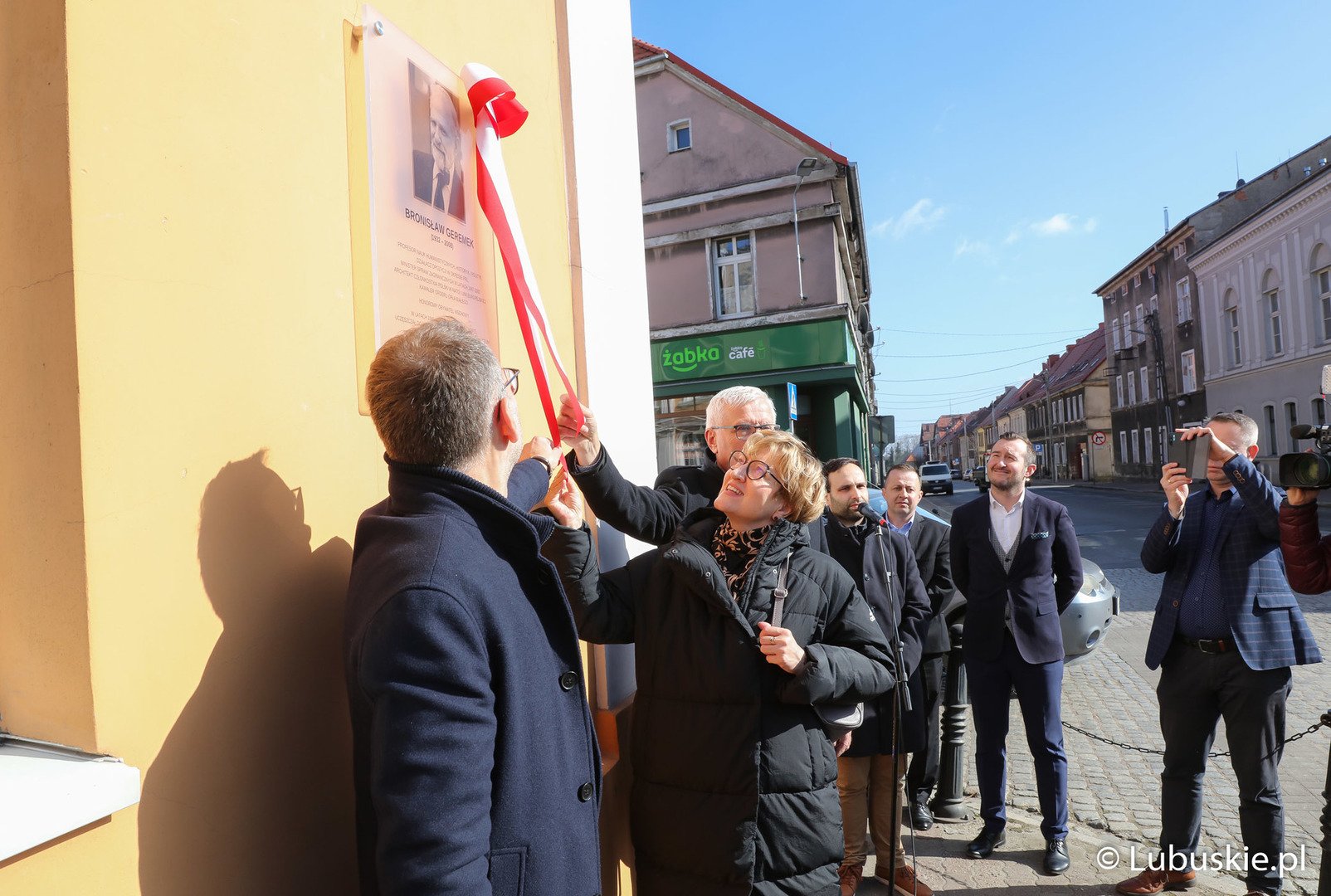 odsłonięcie tablicy upamiętniającej prof. Geremka