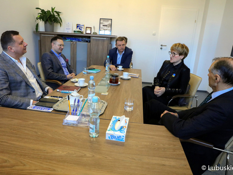 Spotkanie marszałek Elżbiety Anny Polak z prezesem Stali Gorzów Markiem Grzybem