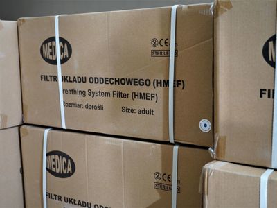 Zamówione przez Zarząd Województwa Lubuskiego środki medyczne przed wysyłką na Ukrainę przechowujemy w Lubuskim Samorządowym Centrum Pomocowym w Sali Kolumnowej Urzędu Marszałkowskiego w Zielonej Górze oraz magazynach Expondo w Zielonej Górze Nowym Kisielinie
