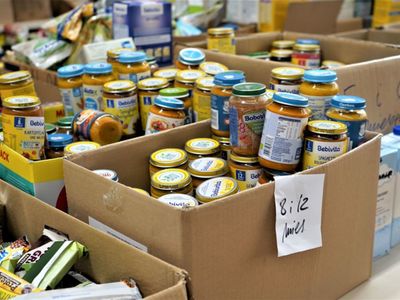 Setki ukraińskich kobiet z dziećmi odwiedza codziennie nasze Lubuskie Samorządowe Centrum Pomocowe w Urzędzie Marszałkowskim. Tu dostają odzież, żywność, pomoc prawną… 
