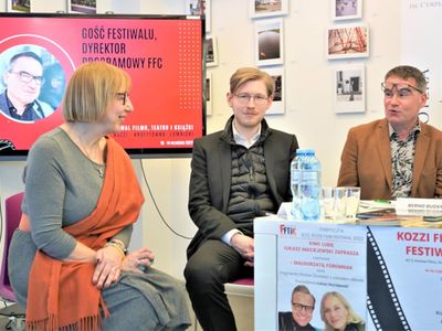 14 marca 2022 r. Konferencja prasowa w Wojewódzkiej i Miejskiej Bibliotece Publicznej im. Cypriana Norwida w Zielonej Górze na temat 8. (11) Kozzi Film Festiwalu (10-14 czerwca 2022 r.)