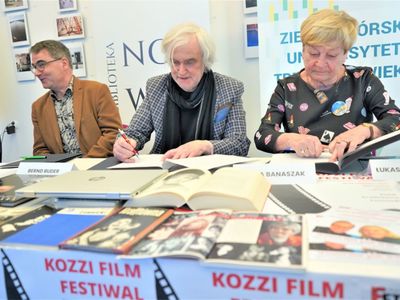 14 marca 2022 r. Konferencja prasowa w Wojewódzkiej i Miejskiej Bibliotece Publicznej im. Cypriana Norwida w Zielonej Górze na temat 8. (11) Kozzi Film Festiwalu (10-14 czerwca 2022 r.)