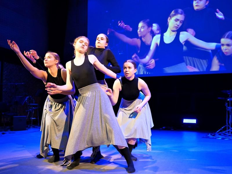 Regionalne Centrum Animacji Kultury w Zielonej Górze otrzyma 100 tys. zł na organizację Programu PRO ARTE 2022 r. Lubuska Gala Teatralna odbędzie się w otwartym w lutym Centrum Kreatywnej Kultury. Na zdjęciu: laureat Lubuskiej  Gali Tanecznej PRO ARTE 2021 – Teatr Ruchu Pracowni Artystycznej „Kulturka” ze Świebodzina.