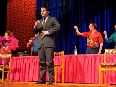 W sobotę, 26 marca 2022 r. - w przededniu Międzynarodowego Dnia Teatru – premiera „Kanadyjskich sukienek” Macieja Archona Michalskiego na scenie Lubuskiego Teatru w Zielonej Górze.,