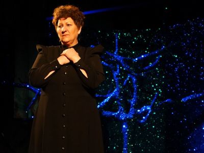 W sobotę, 26 marca 2022 r. - w przededniu Międzynarodowego Dnia Teatru – premiera „Kanadyjskich sukienek” Macieja Archona Michalskiego na scenie Lubuskiego Teatru w Zielonej Górze.,