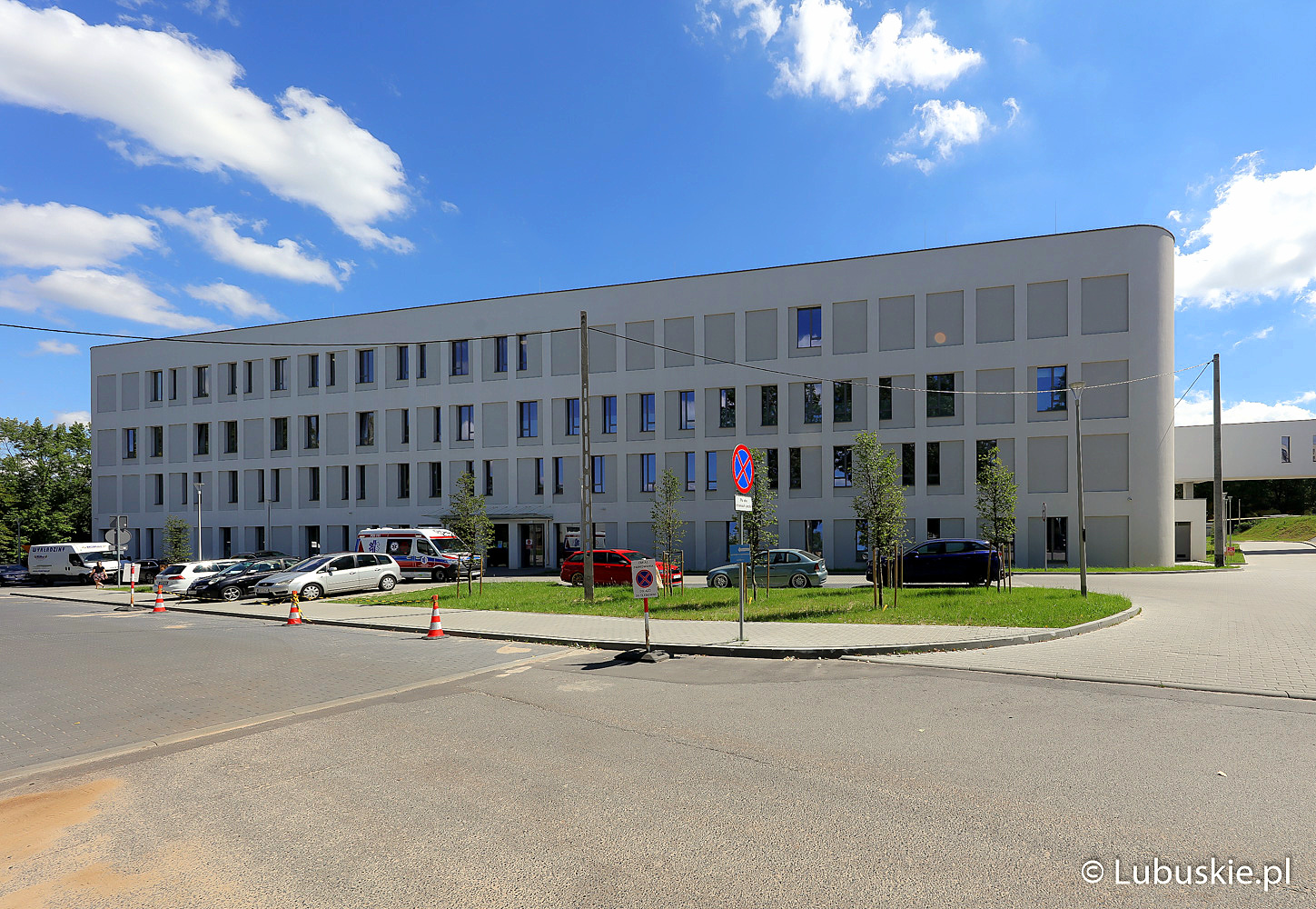 Budynek Centrum Zdrowia Matki i Dziecka