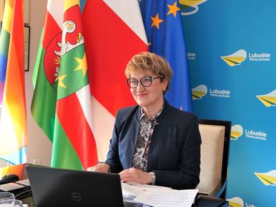 - Przed nami kolejny kamień milowy, czyli utworzenie spółki badawczo-rozwojowej wspierającej jednostki samorządu terytorialnego – mówiła podczas piątkowego spotkania Lubuskiego Forum Innowacji Marszałek Województwa Lubuskiego Elżbieta Anna Polak.
