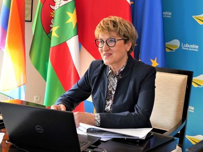 - Przed nami kolejny kamień milowy, czyli utworzenie spółki badawczo-rozwojowej wspierającej jednostki samorządu terytorialnego – mówiła podczas piątkowego spotkania Lubuskiego Forum Innowacji Marszałek Województwa Lubuskiego Elżbieta Anna Polak. 
