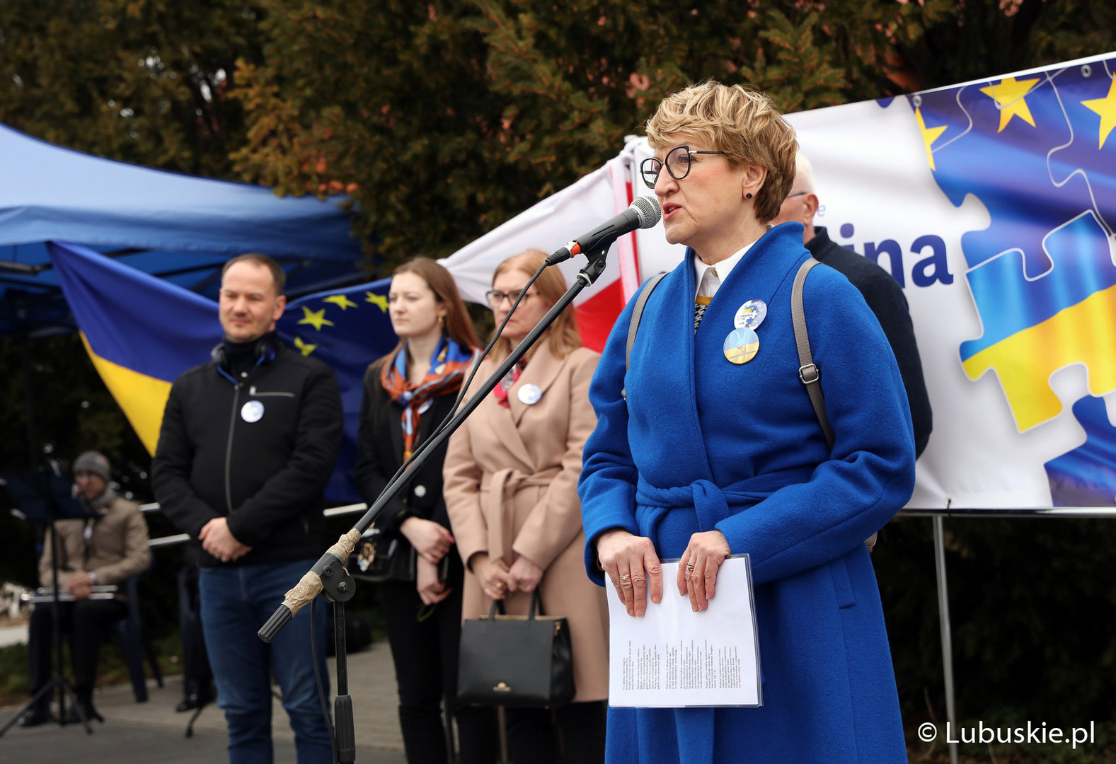 Oda do Radości przed Palmiarnią Zielonogórską