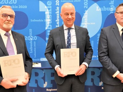 W czwartek, 31 marca 2022 r. w Urzędzie Marszałkowskim Województwa Lubuskiego w Zielonej Górze podpisano aneks do umowy na modernizację linii kolejowej nr 358 na odcinku Zbąszynek – Czerwieńsk 