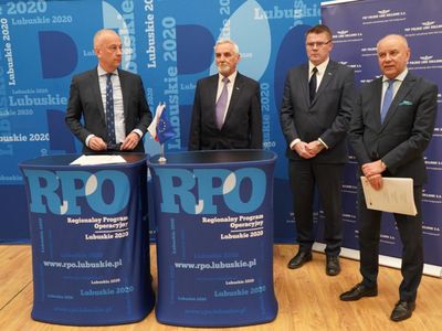 W czwartek, 31 marca 2022 r. w Urzędzie Marszałkowskim Województwa Lubuskiego w Zielonej Górze podpisano aneks do umowy na modernizację linii kolejowej nr 358 na odcinku Zbąszynek – Czerwieńsk 