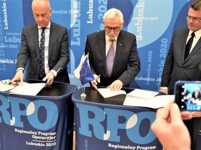 W czwartek, 31 marca 2022 r. w Urzędzie Marszałkowskim Województwa Lubuskiego w Zielonej Górze podpisano aneks do umowy na modernizację linii kolejowej nr 358 na odcinku Zbąszynek – Czerwieńsk 