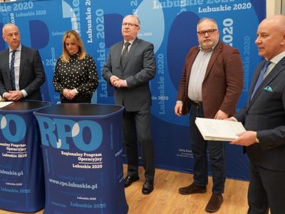 31 marca 2022 r. Urząd Marszałkowski Województwa Lubuskiego. Uroczyste podpisanie aneksu dotyczącego zwiększenia dofinansowania w projekcie „Termomodernizacja obiektów i sieci Niepublicznego Zakładu Opieki Zdrowotnej Szpital im. Prof. Z. Religi w Słubicach”.