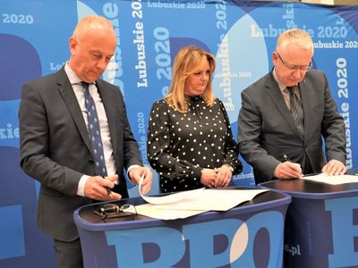 31 marca 2022 r. Urząd Marszałkowski Województwa Lubuskiego. Uroczyste podpisanie aneksu dotyczącego zwiększenia dofinansowania w projekcie „Termomodernizacja obiektów i sieci Niepublicznego Zakładu Opieki Zdrowotnej Szpital im. Prof. Z. Religi w Słubicach”.