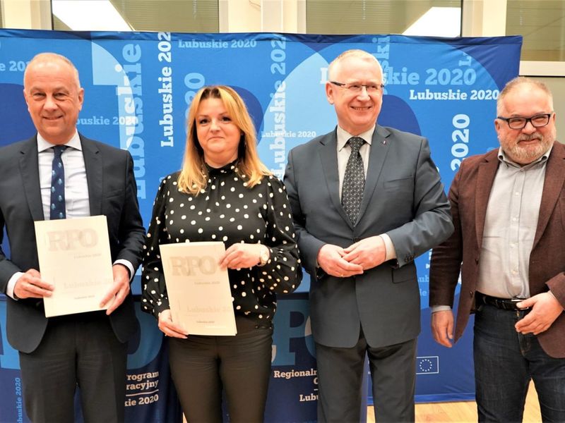 31 marca 2022 r. Urząd Marszałkowski Województwa Lubuskiego. Uroczyste podpisanie aneksu dotyczącego zwiększenia dofinansowania w projekcie „Termomodernizacja obiektów i sieci Niepublicznego Zakładu Opieki Zdrowotnej Szpital im. Prof. Z. Religi w Słubicach”.