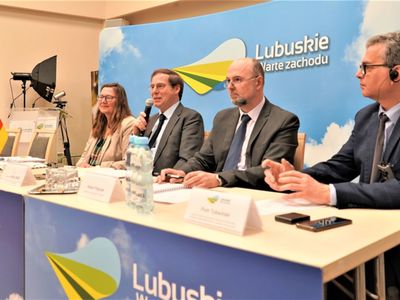 Urząd Marszałkowski Województwa Lubuskiego był w poniedziałek, 4 kwietnia 2022 r. miejscem posiedzenia Grupy Roboczej ds. Transportu Komitetu ds. Współpracy Przygranicznej Polsko-Niemieckiej Komisji Międzyrządowej