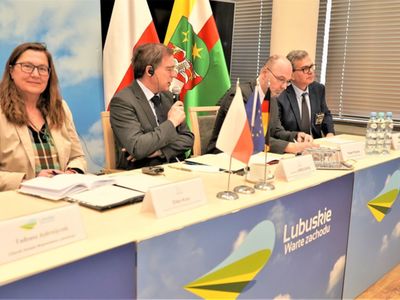 Urząd Marszałkowski Województwa Lubuskiego był w poniedziałek, 4 kwietnia 2022 r. miejscem posiedzenia Grupy Roboczej ds. Transportu Komitetu ds. Współpracy Przygranicznej Polsko-Niemieckiej Komisji Międzyrządowej