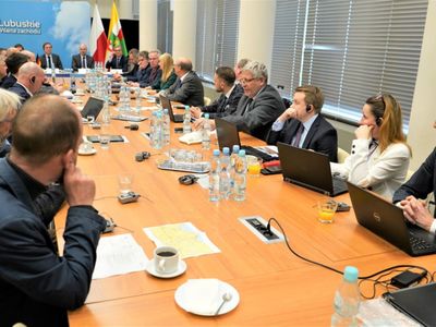 Urząd Marszałkowski Województwa Lubuskiego był w poniedziałek, 4 kwietnia 2022 r. miejscem posiedzenia Grupy Roboczej ds. Transportu Komitetu ds. Współpracy Przygranicznej Polsko-Niemieckiej Komisji Międzyrządowej