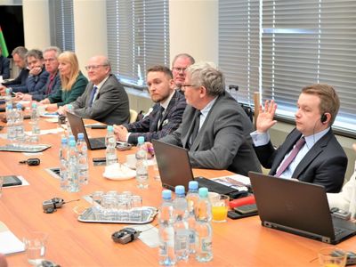 Urząd Marszałkowski Województwa Lubuskiego był w poniedziałek, 4 kwietnia 2022 r. miejscem posiedzenia Grupy Roboczej ds. Transportu Komitetu ds. Współpracy Przygranicznej Polsko-Niemieckiej Komisji Międzyrządowej