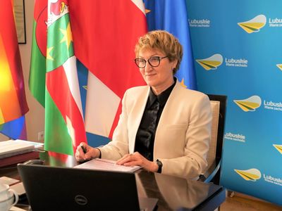 Marszałek Województwa Lubuskiego Elżbieta Anna Polak brała udział w czwartkowym posiedzeniu Konwentu Marszałków Województw Rzeczpospolitej Polskiej zdalnie. 