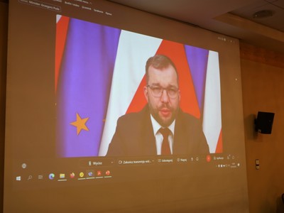 Pierwsze posiedzenie Konwentu Marszałków Województw Rzeczpospolitej Polskiej w Kielcach w okresie prezydencji województwa świętokrzyskiego odbywa się od 6 do 8 kwietnia 2022 r. w formule hybrydowej. 